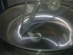Saucepan Interior Sanding Machine - Detailed View 3